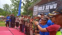 Gelaran Seni Tiban Penonton Mbludak, Polisi Humanis Bikin Tenang Penonton Gelaran Seni Tiban Penonton Mbludak, Polisi Humanis Bikin Tenang Penonton